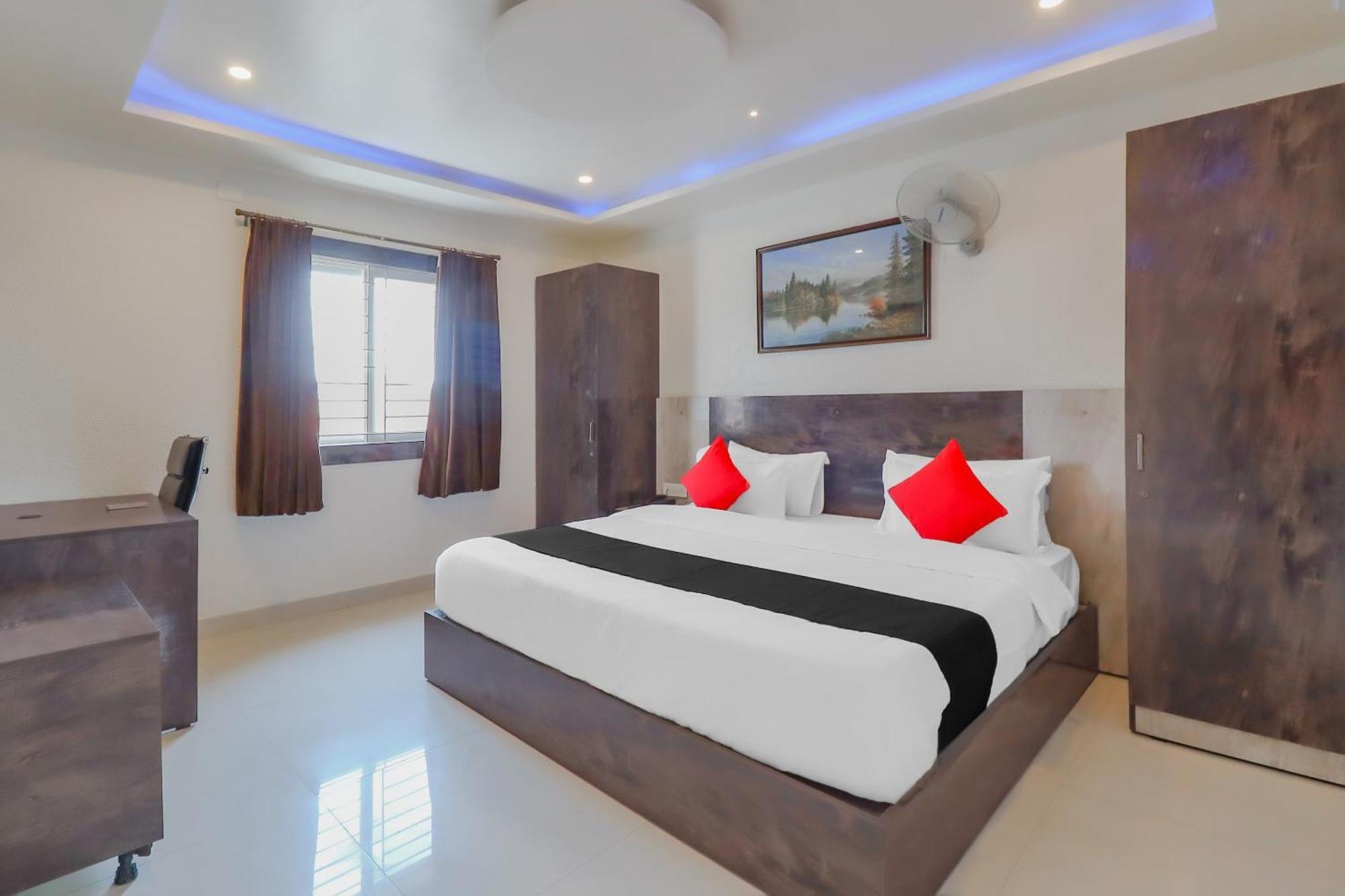 Capital O Royal Galaxy Finesse Near Phoenix Marketcity Bangalore Buitenkant foto