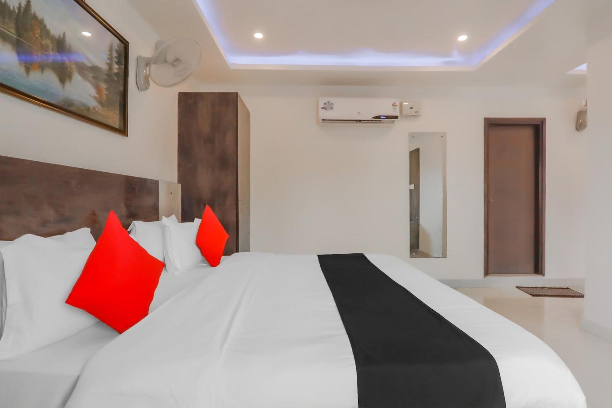 Capital O Royal Galaxy Finesse Near Phoenix Marketcity Bangalore Buitenkant foto